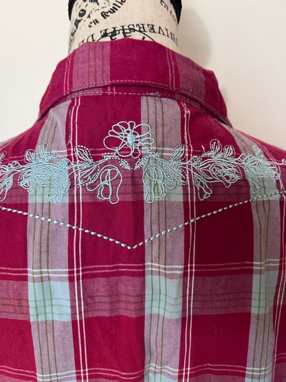 Bit & Bridle Western Pearl Snap Shirt Embroidered Plaid Magenta Blue Medium - Picture 5 of 9